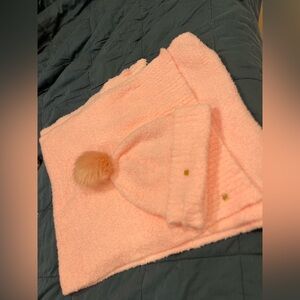 Lilly Pulitzer Frosti hat and scarf set